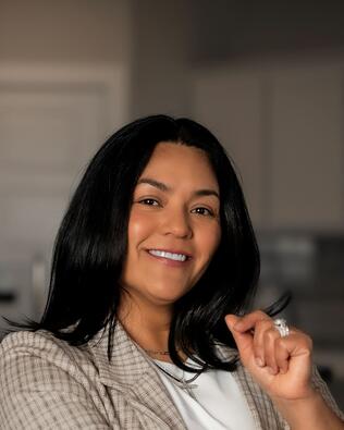 Headshot of Sandra Alaniz
