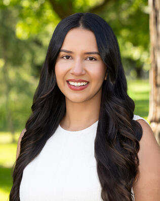 Headshot of Kimberly Lopez
