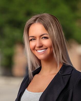 Headshot of Lauren Shortino