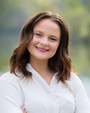 Headshot of Cassie Daniels