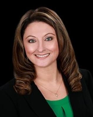 Headshot of Haley Scharlau