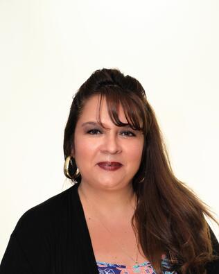 Headshot of Elizabeth Gonzalez