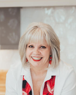 Headshot of Kelly Post