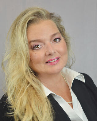 Headshot of Jennifer Lee Jordan