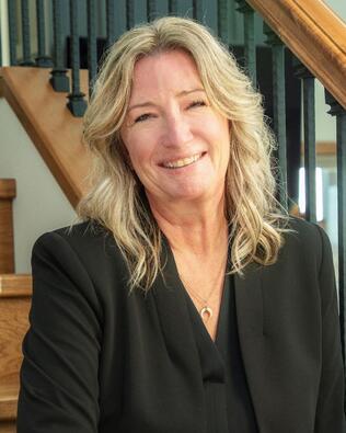 Headshot of Jennifer Worrell