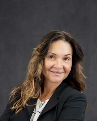 Headshot of Anna Grochowski