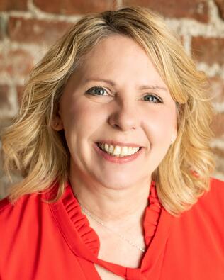 Headshot of Jennie Waligroski