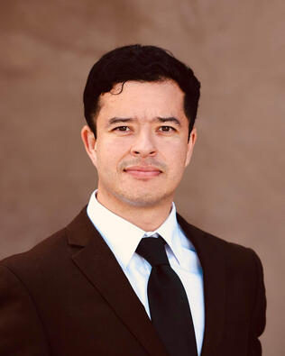 Headshot of Oscar Rodriguez