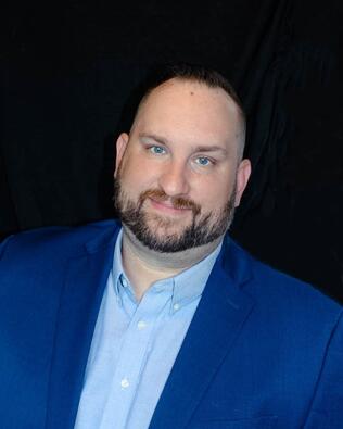 Headshot of Andrew Earles