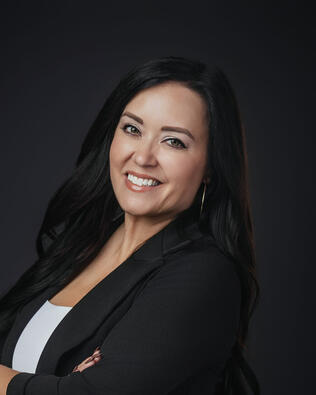 Headshot of Roxanne Clark