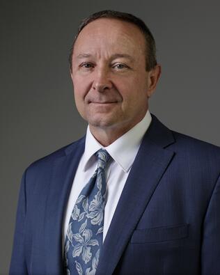 Headshot of Ronnie Hale