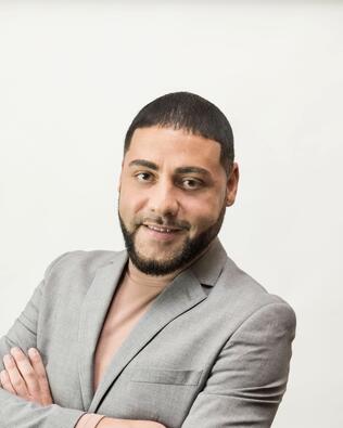 Headshot of Anthony Ayes
