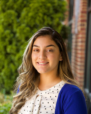 Headshot of Jessica Carmona