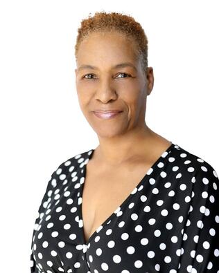 Headshot of Tracy Payne