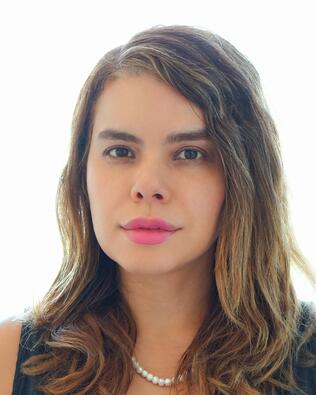 Headshot of Bella Saona