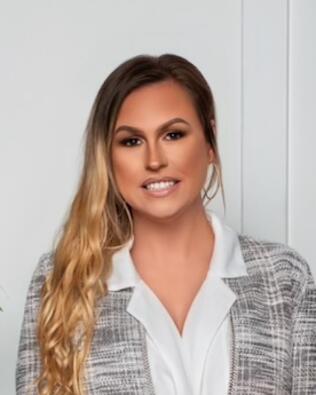 Headshot of Rachel Burton