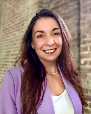 Headshot of Amanda Powell