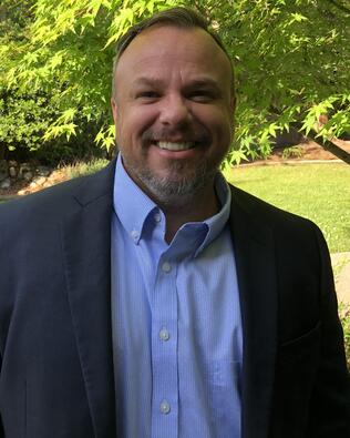 Headshot of Scott Saunders
