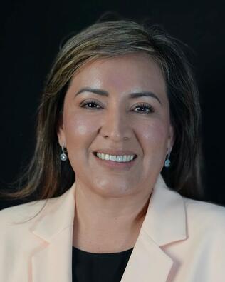 Headshot of Ivania Gonzalez