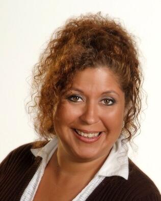 Tia Wells, CENTURY 21 Real Estate Agent in Pigeon Forge, TN