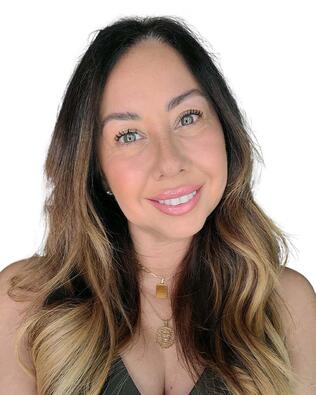 Headshot of Claudia Mejia
