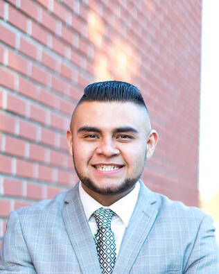 Headshot of Armando Valencia