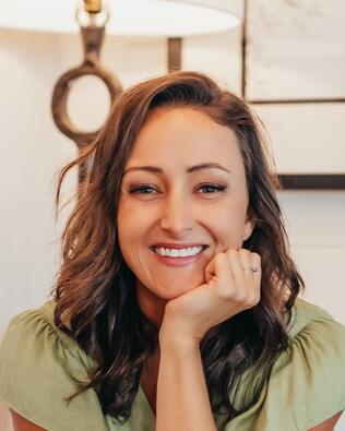 Headshot of Kristen Yazel