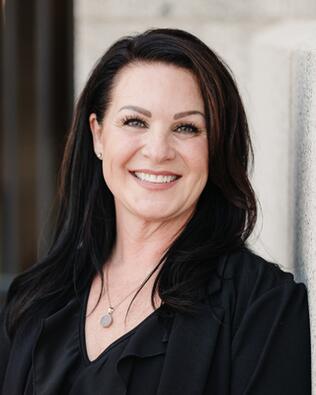 Headshot of Christy Pearce