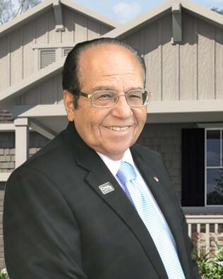 Headshot of Charles Rueda