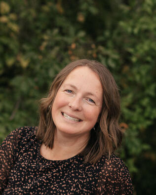 Headshot of Ashley Miner