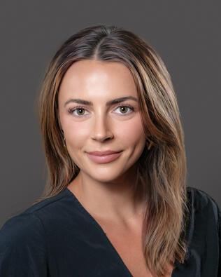 Headshot of Elizabeth Beasley