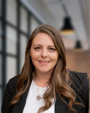 Headshot of Hayley Avens