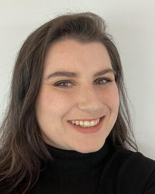 Headshot of Samantha Lauritzen