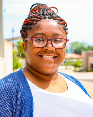 Headshot of Kayla Avery