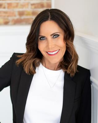 Headshot of Konya Schuh