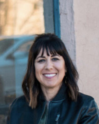 Headshot of Amanda Foster