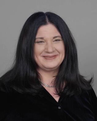 Headshot of Dee Franke