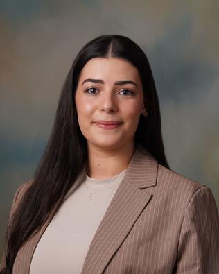 Headshot of Veronica Pezzo Russ