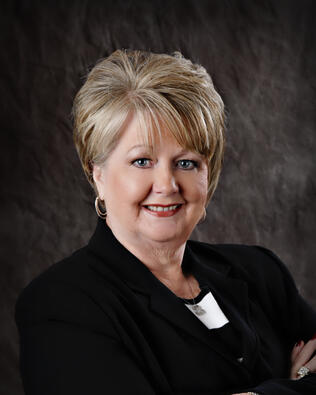 Headshot of Peggy Meeker