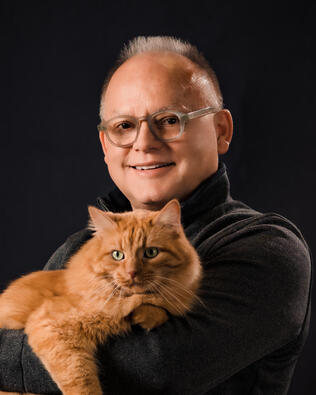 Headshot of Mark McKnight