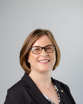 Headshot of Jennifer Casey