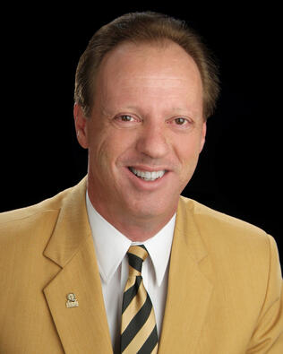 Headshot of Mark Castricone