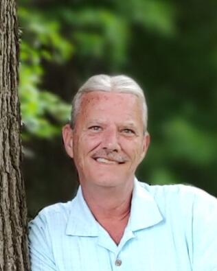 Headshot of Rodney Axsom