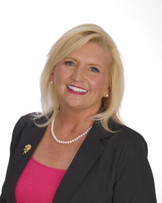 Headshot of Kim Gist
