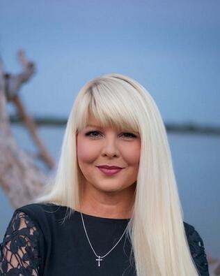 Headshot of Tanya Liebal