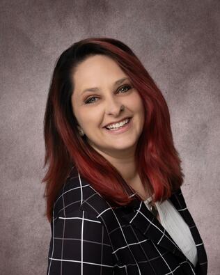 Headshot of Chelsie Fay