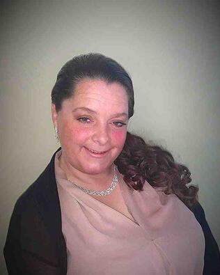 Headshot of Renee Artis