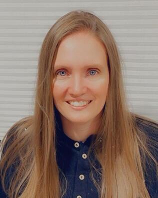 Headshot of Jonelle Ripp