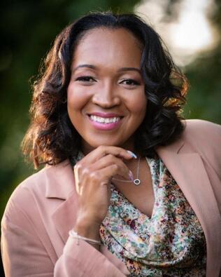 Headshot of Donielle Haughton