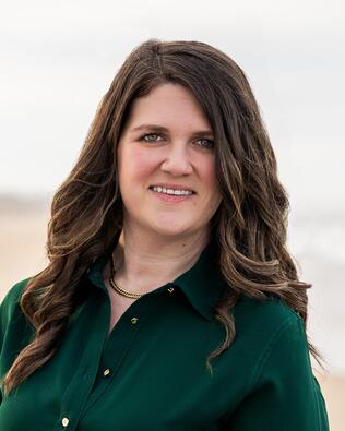 Headshot of Lorelei Barrett